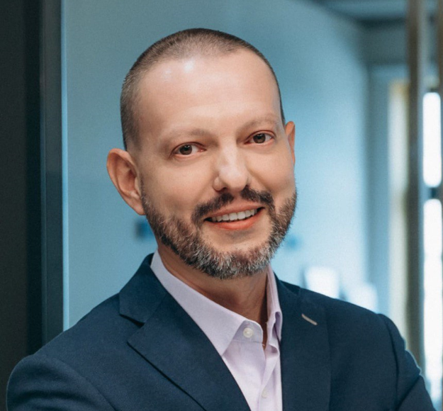 Илья Николаев