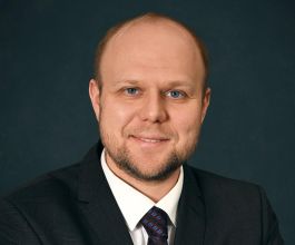 Денис Савин